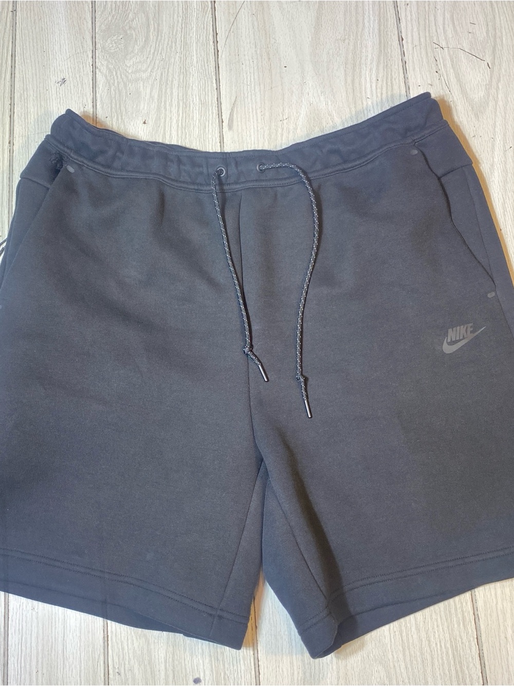 Nike Tech Fleece Shorts Men's XL Dark Gray Regular Fit Above Knee NWT